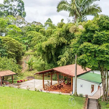 Agradable Cabana Cafetera Con Jacuzzi A 12 Min Del Centro De Pereira Exterior photo