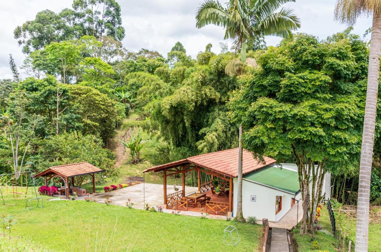 Agradable Cafetera Con Jacuzzi A 12 Min Del Centro De Chalet Pereira
